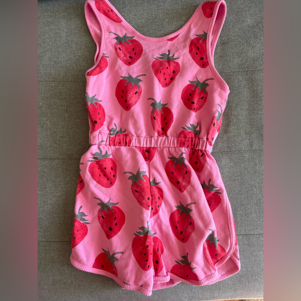 Zara jumpsuit / strawberries / size 4-5 years